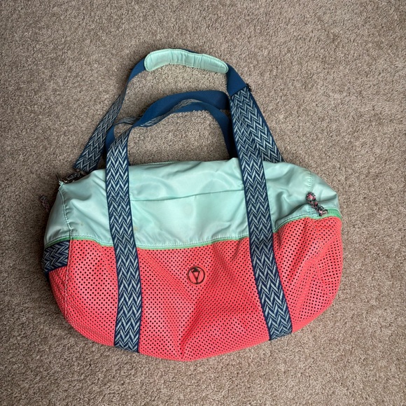 Ivivva Duffle Bag - Picture 1 of 12